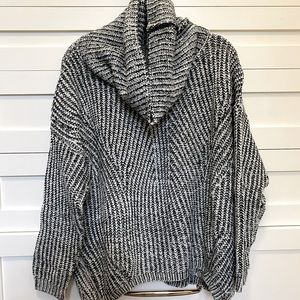 LF turtle neck with zipper detail!